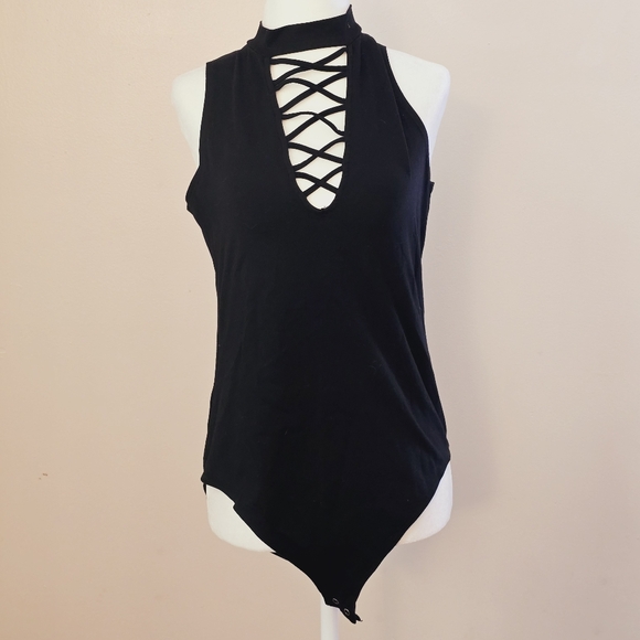 Forever 21 Women's 0X Black Low V Sleeveless Bodysuit - Picture 1 of 7